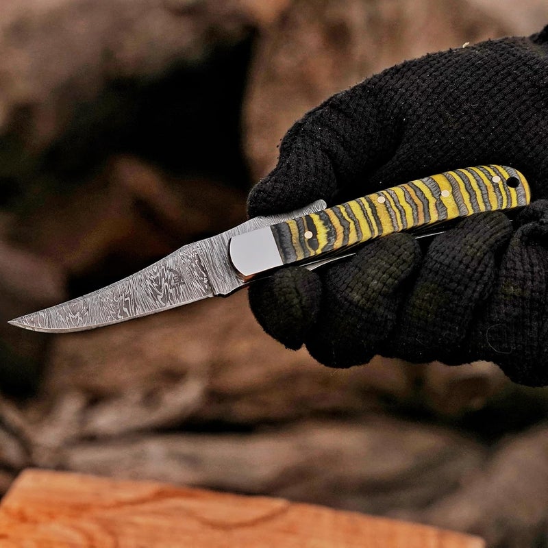 BE BREAK EDGE Handmade Damascus Steel Russlock Folding Knife with Yellow Striped Handle and Leather Sheath - Image 4